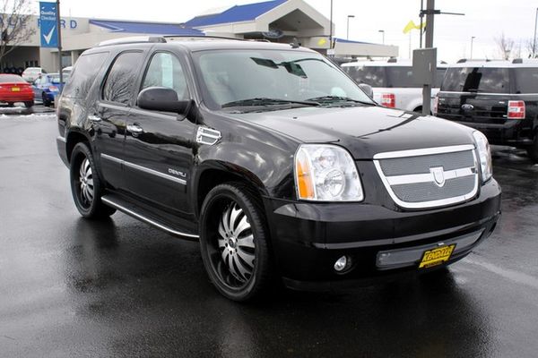 GMC Yukon 2012 photo 2