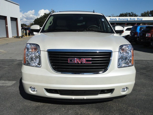 GMC Yukon 2012 photo 1