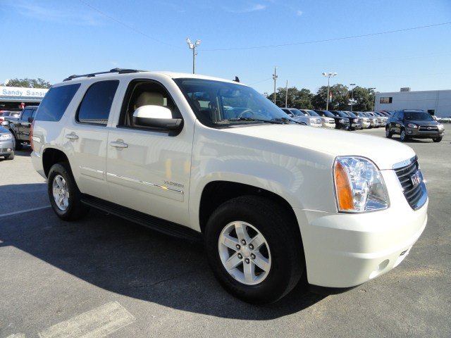 GMC Yukon 2012 photo 2