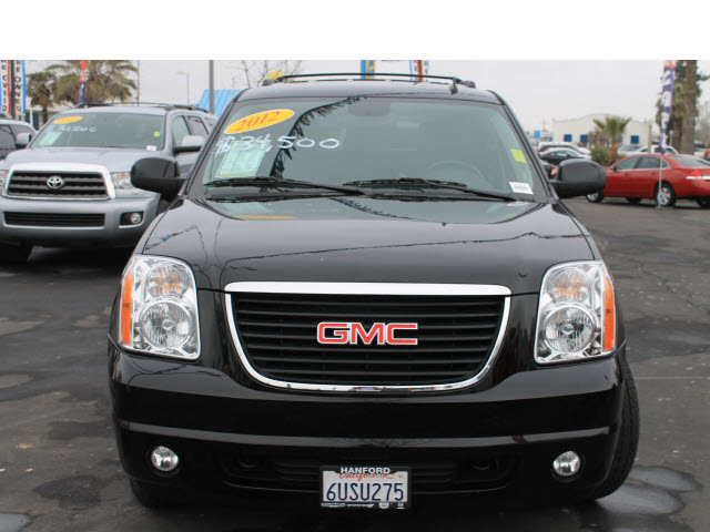 GMC Yukon 2012 photo 1