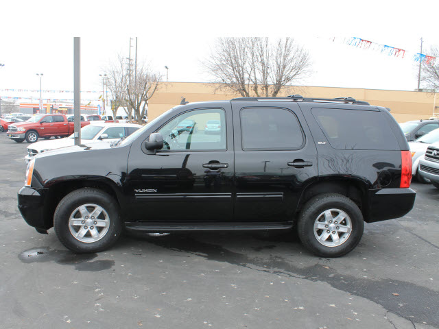 GMC Yukon 2012 photo 3