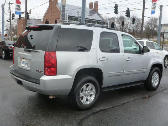 GMC Yukon 2012 photo 1