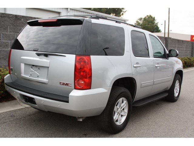 GMC Yukon 2012 photo 1