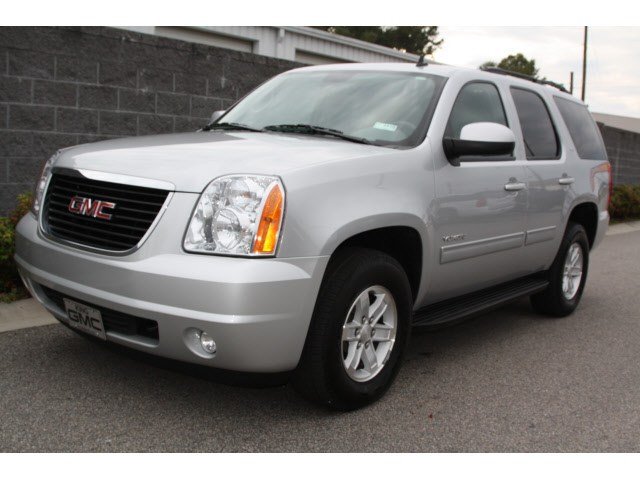 GMC Yukon 2012 photo 2