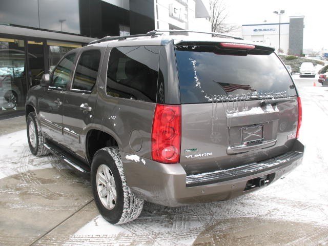 GMC Yukon 2012 photo 4