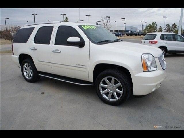 GMC Yukon 2012 photo 2