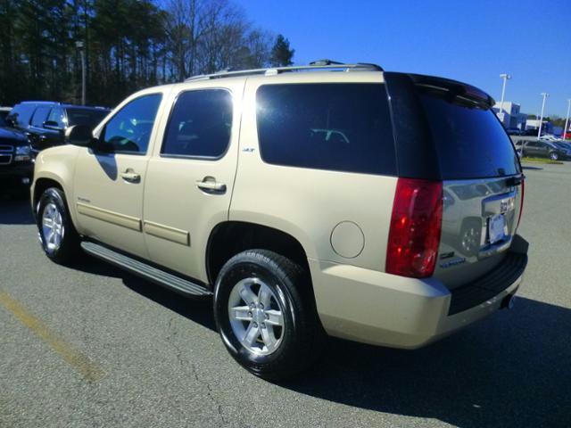 GMC Yukon 2012 photo 2