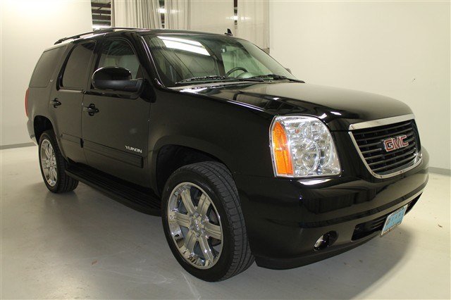 GMC Yukon 2012 photo 3