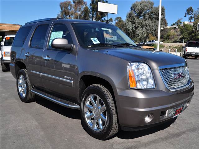 GMC Yukon EX Sedan 4D Other