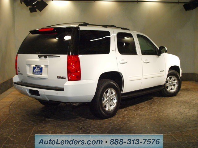 GMC Yukon 2012 photo 2