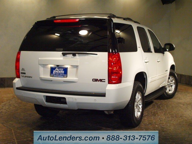 GMC Yukon 2012 photo 3