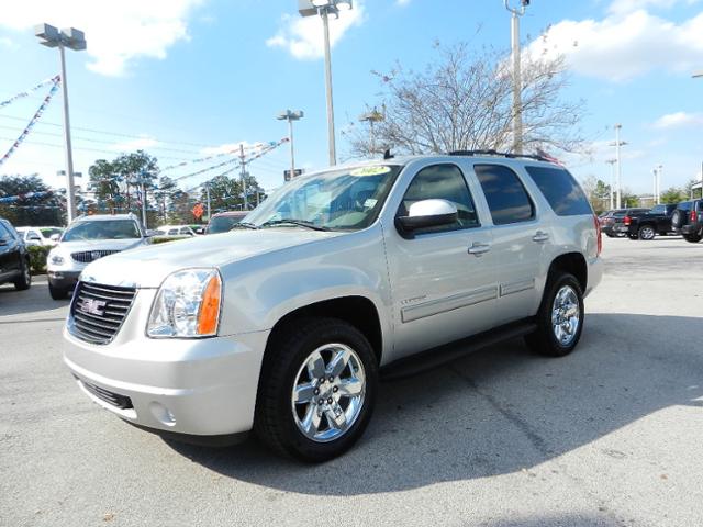 GMC Yukon 2012 photo 2