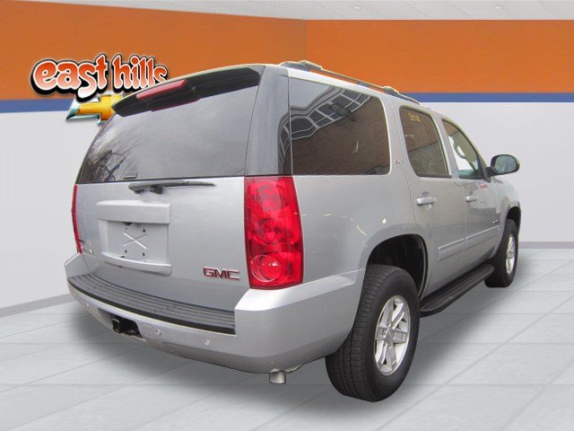 GMC Yukon 2012 photo 2