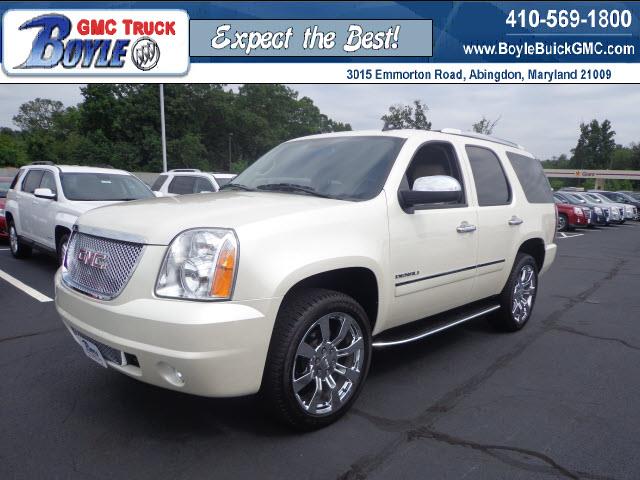 GMC Yukon 2012 photo 2