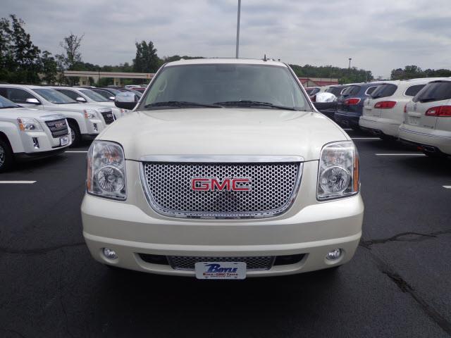 GMC Yukon 2012 photo 3