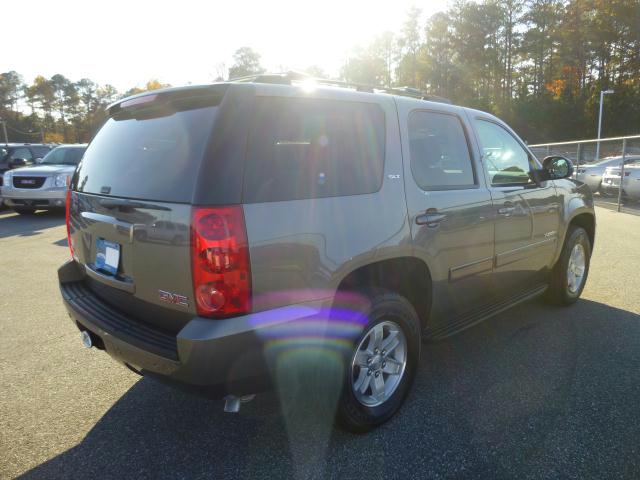 GMC Yukon 2012 photo 3