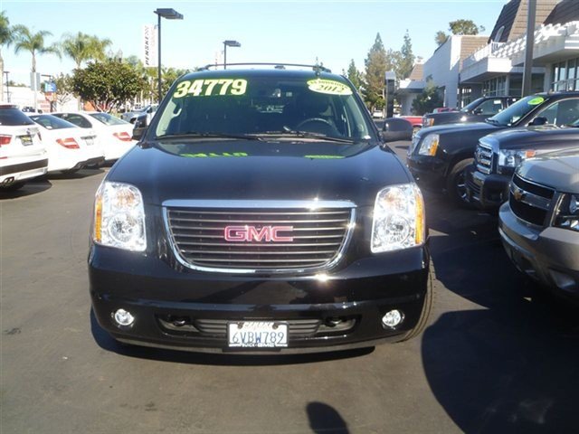 GMC Yukon 2012 photo 1