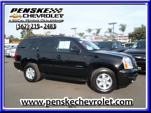 GMC Yukon 2012 photo 1