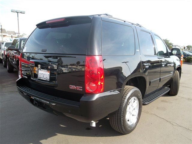 GMC Yukon 2012 photo 4