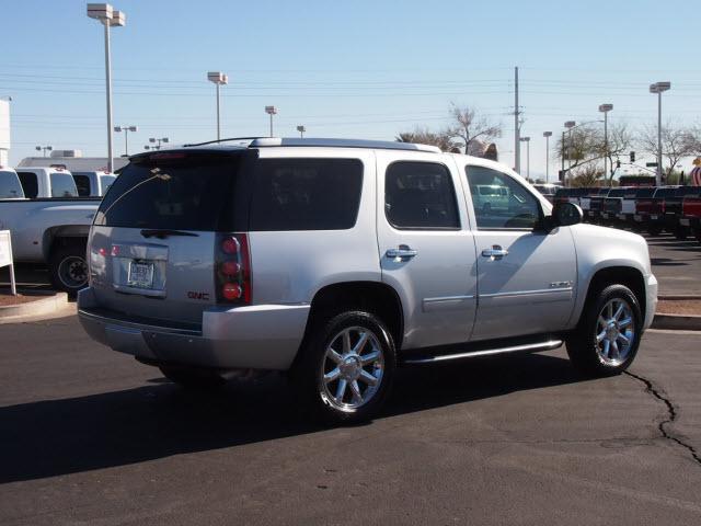 GMC Yukon 2012 photo 4