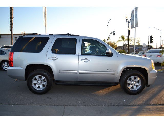 GMC Yukon 2012 photo 1