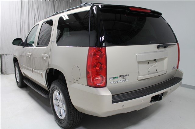 GMC Yukon 2012 photo 5