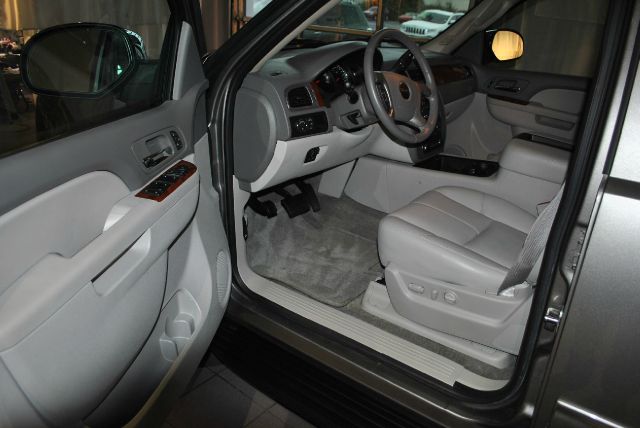 GMC Yukon 2012 photo 1