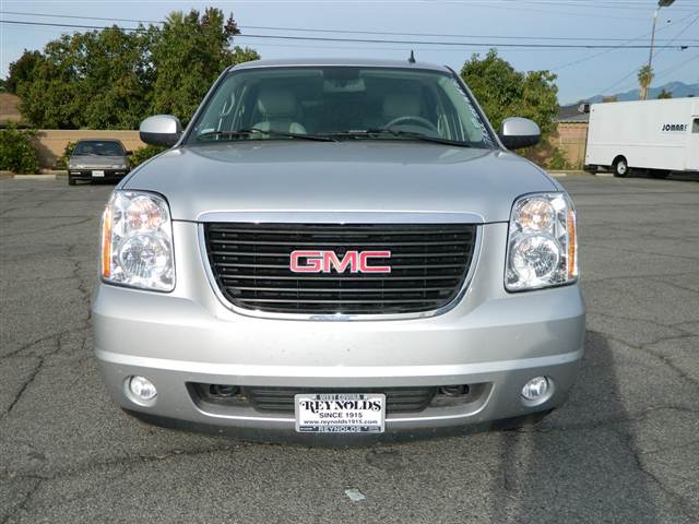 GMC Yukon 2012 photo 1