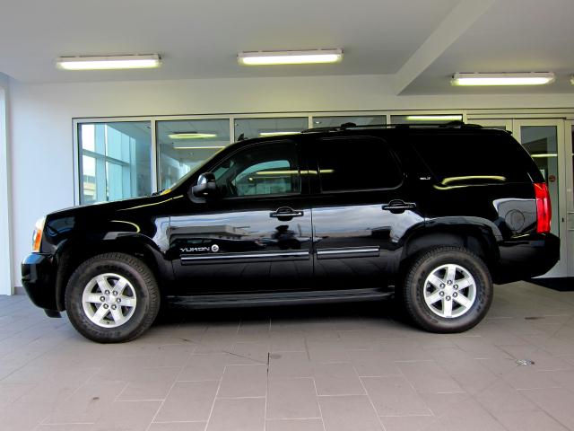 GMC Yukon 2012 photo 1