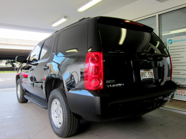 GMC Yukon 2012 photo 2