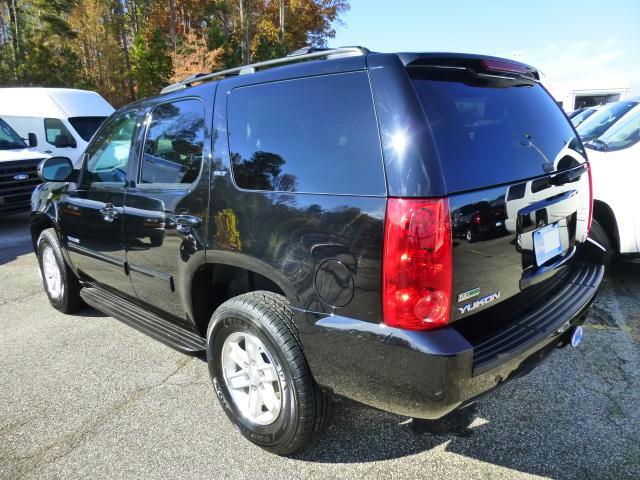 GMC Yukon 2012 photo 1