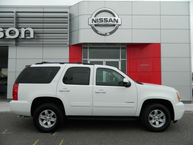 GMC Yukon 2012 photo 1