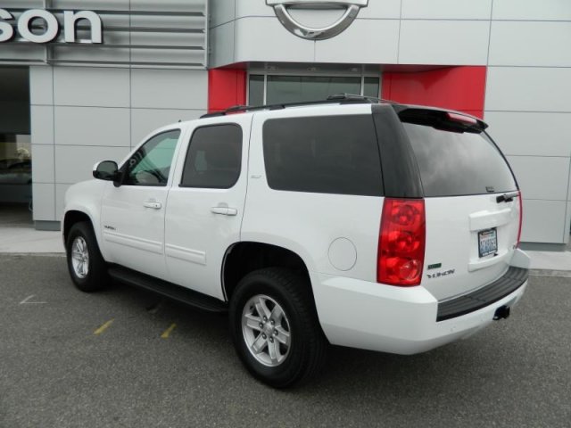 GMC Yukon 2012 photo 3