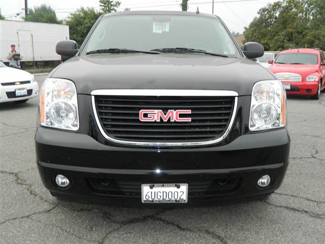 GMC Yukon 2012 photo 1