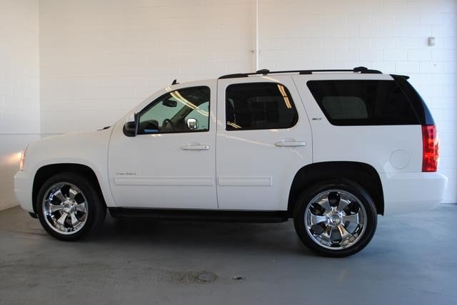 GMC Yukon 2012 photo 2