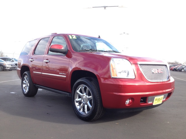 GMC Yukon 2012 photo 3