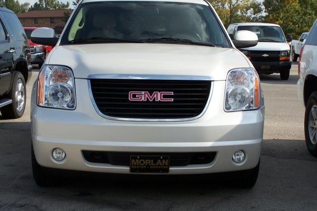 GMC Yukon 2012 photo 1