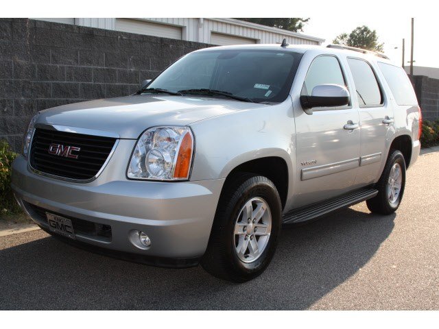 GMC Yukon 2012 photo 2