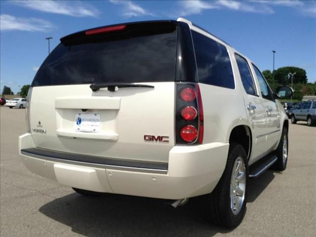 GMC Yukon 2013 photo 4