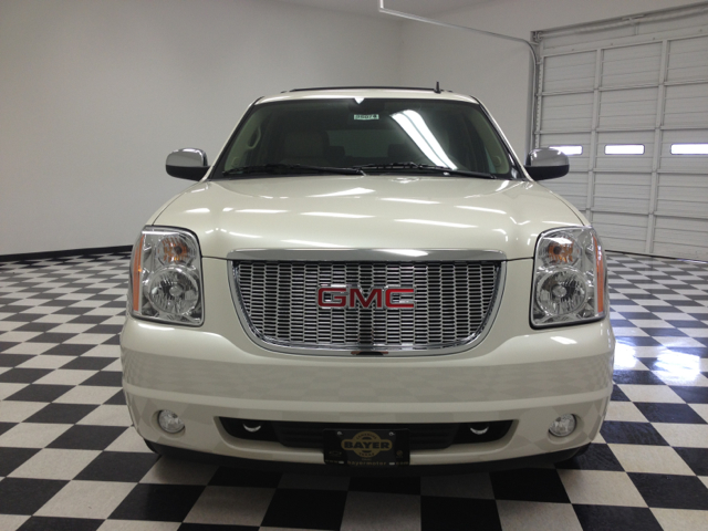 GMC Yukon 2013 photo 4