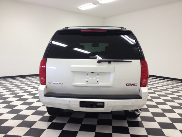 GMC Yukon 2013 photo 6