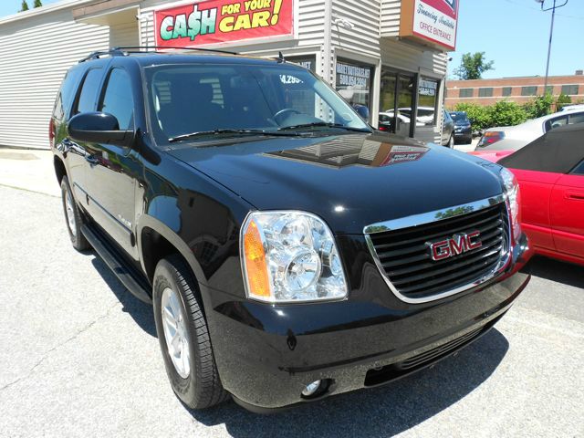 GMC Yukon 2013 photo 1