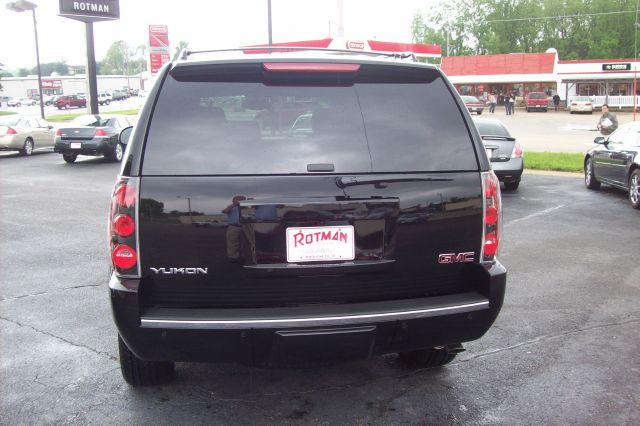 GMC Yukon 2013 photo 4