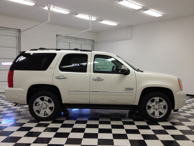 GMC Yukon 2013 photo 3