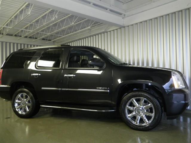 GMC Yukon 2013 photo 1