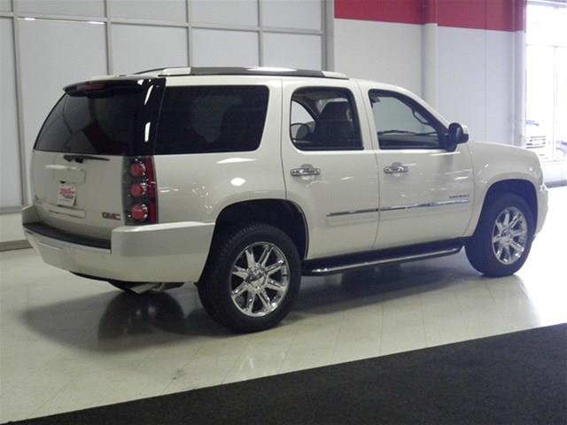 GMC Yukon 2013 photo 4