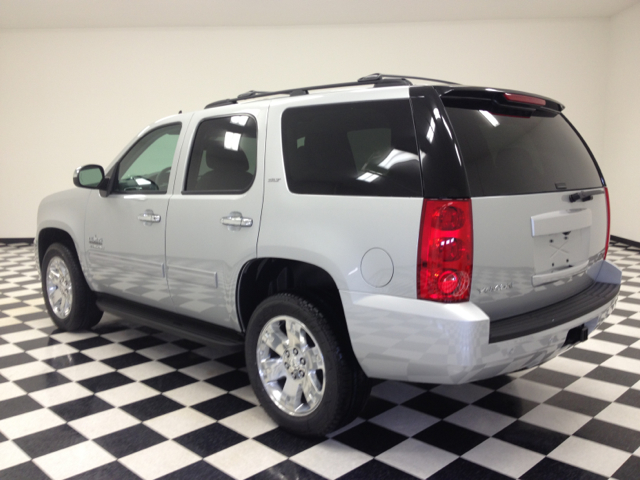 GMC Yukon 2013 photo 2