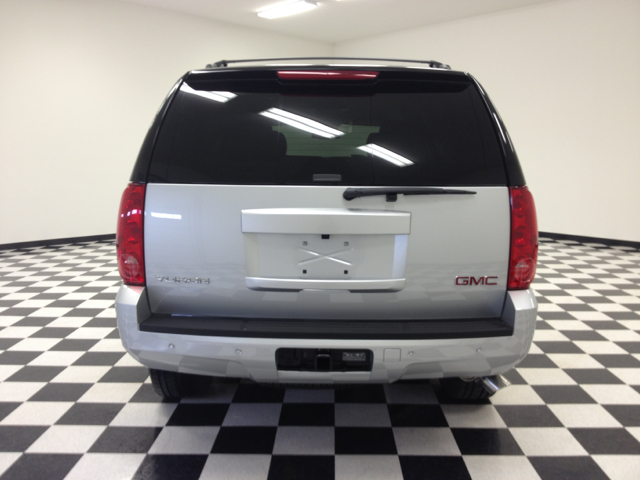 GMC Yukon 2013 photo 9