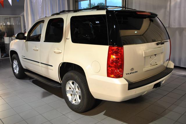 GMC Yukon 2013 photo 1