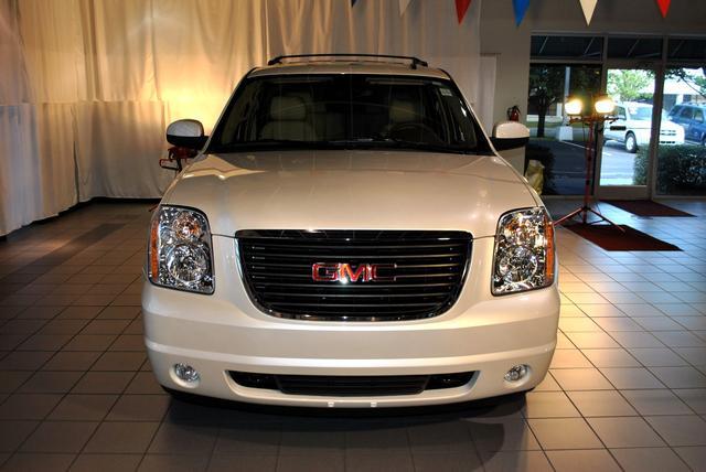 GMC Yukon 2013 photo 4